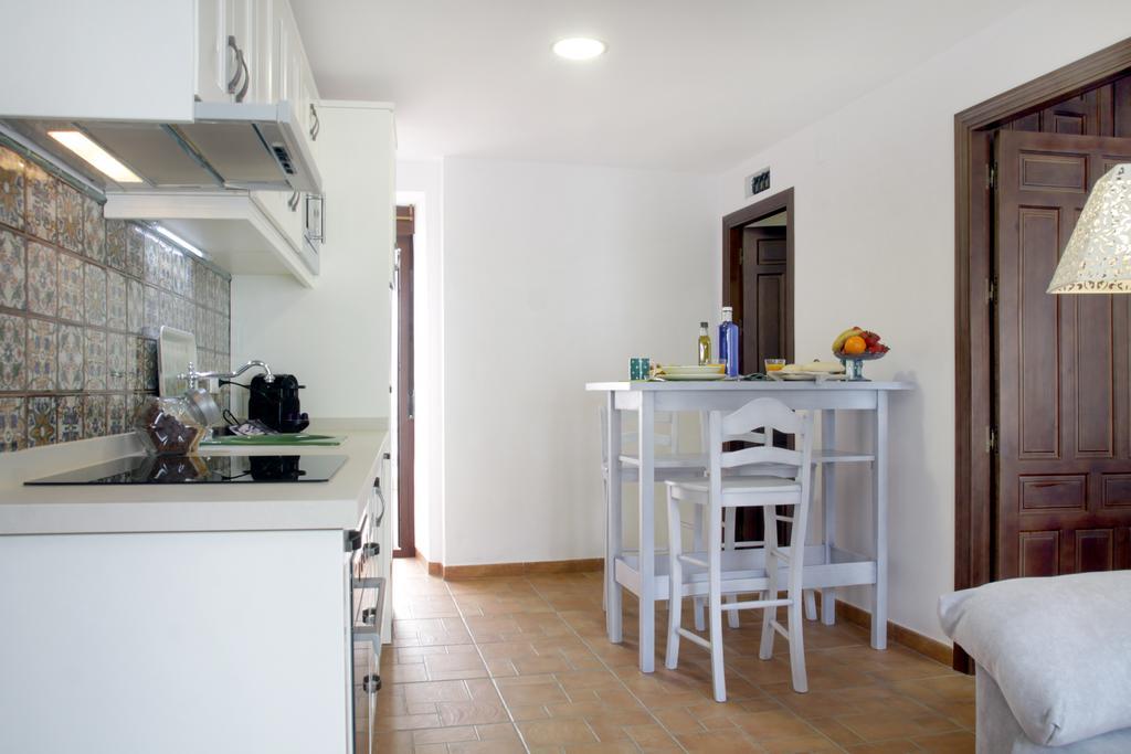 Apartamentos San Fernando 76 กอร์โดบา ภายนอก รูปภาพ