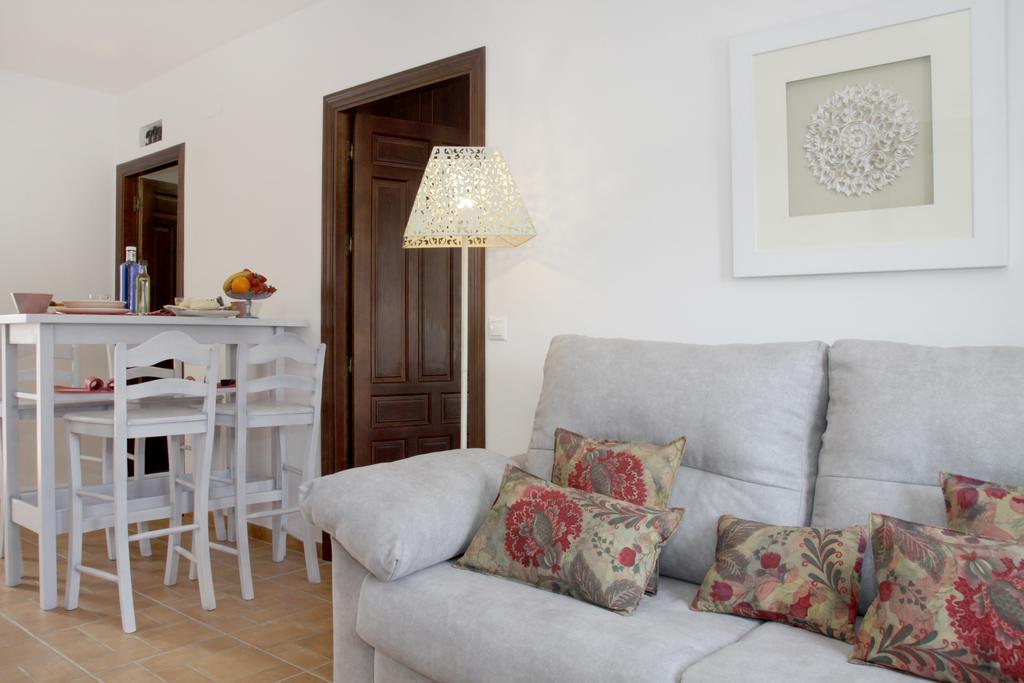 Apartamentos San Fernando 76 กอร์โดบา ภายนอก รูปภาพ