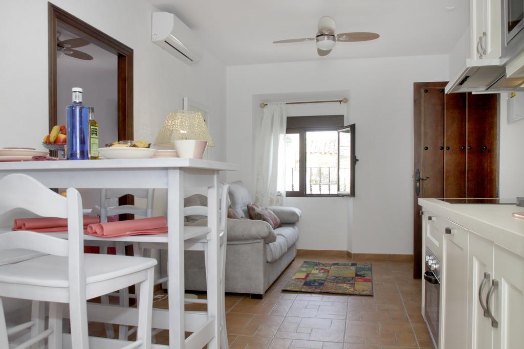 Apartamentos San Fernando 76 กอร์โดบา ภายนอก รูปภาพ