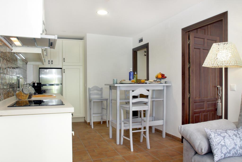 Apartamentos San Fernando 76 กอร์โดบา ภายนอก รูปภาพ