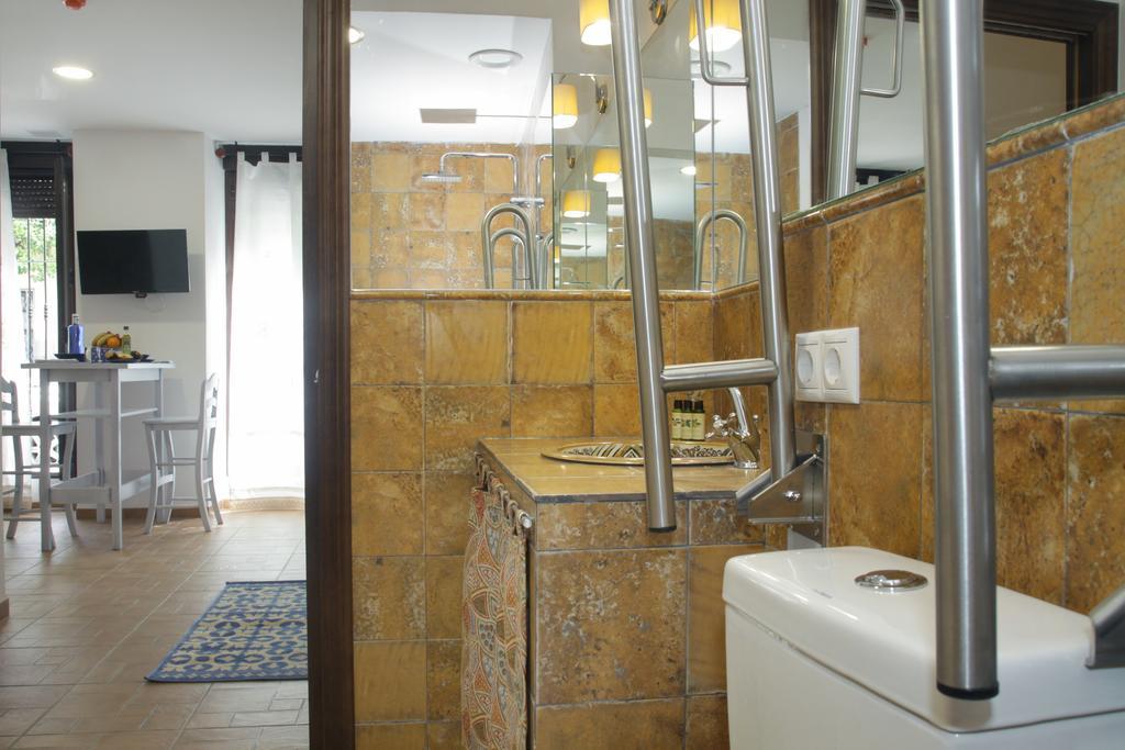 Apartamentos San Fernando 76 กอร์โดบา ภายนอก รูปภาพ